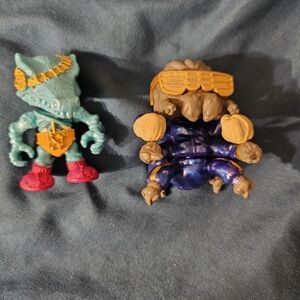Treasure X Monster Mini Action Figures Gold ~ Lot of 2‎
